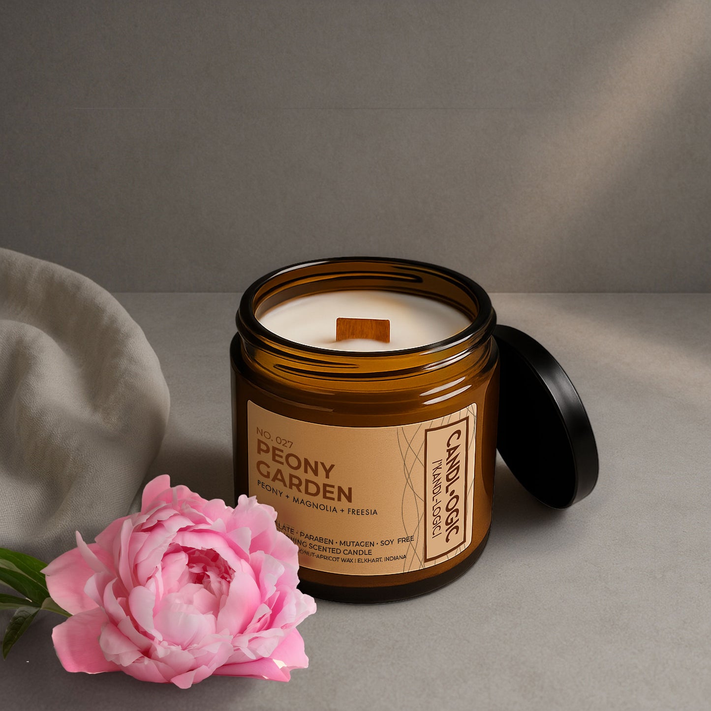 Peony-Magnolia-Freesia Home Fragrance No. 027 Peony Garden Scented Wood Wick Candle